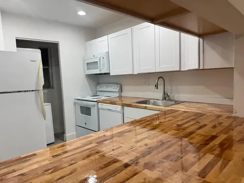 8051 S Colony Circle S Tamarac FL 33321