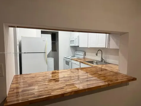 8051 S Colony Circle S Tamarac FL 33321