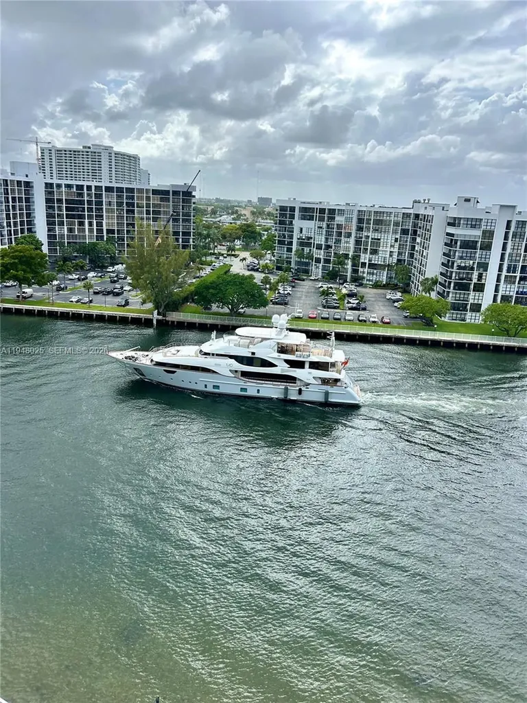 3000 S Ocean Drive Hollywood FL 33019