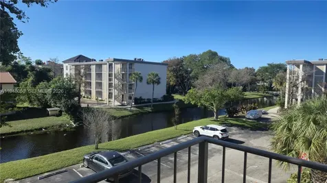 2900 NW 48th Terrace Lauderdale Lakes FL 33313