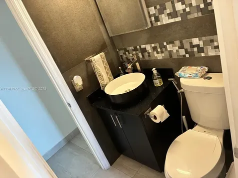 6820 W Flagler Street Miami FL 33144