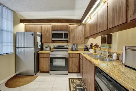 1713 Whitehall Drive Davie FL 33324