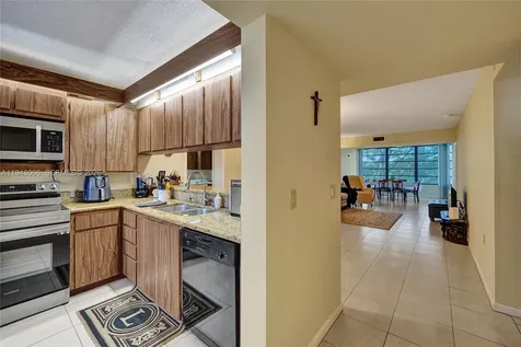 1713 Whitehall Drive Davie FL 33324