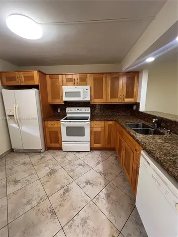 379 Lakeview Drive Weston FL 33326