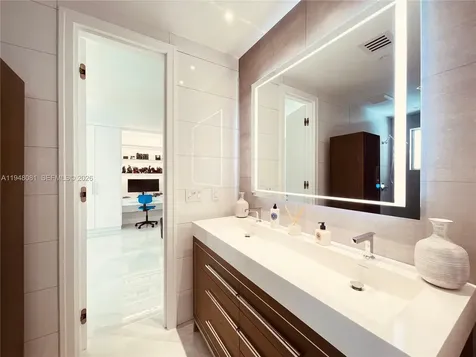 7233 SW 122nd Place Miami FL 33183