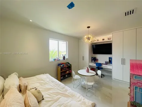 7233 SW 122nd Place Miami FL 33183