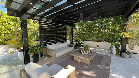 7233 SW 122nd Place Miami FL 33183