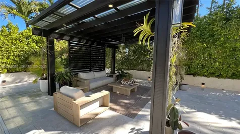 7233 SW 122nd Place Miami FL 33183