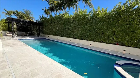 7233 SW 122nd Place Miami FL 33183