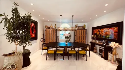 7233 SW 122nd Place Miami FL 33183