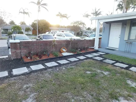 5821 NE 18th Avenue Fort Lauderdale FL 33334