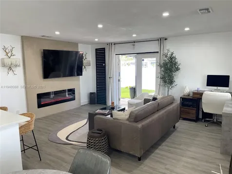 5821 NE 18th Avenue Fort Lauderdale FL 33334