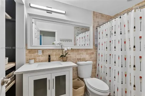4761 NE 18th Avenue Oakland Park FL 33334