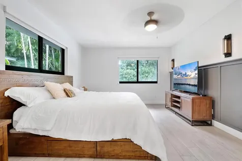 10570 NE 3rd Avenue Miami Shores FL 33138