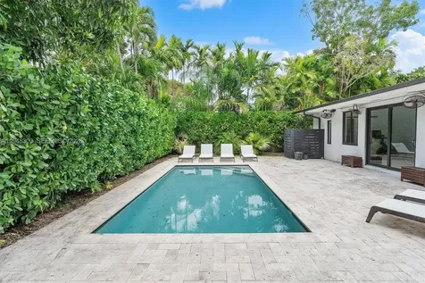 10570 NE 3rd Avenue Miami Shores FL 33138