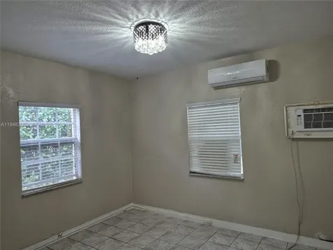 28 NE 49th Street Miami FL 33137