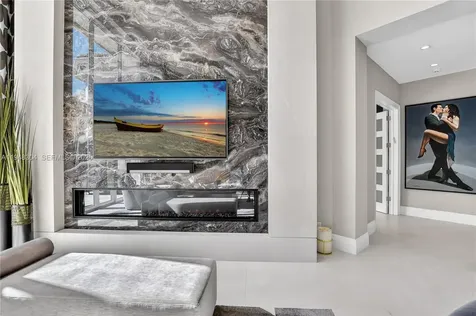 6860 Queenferry Circle Boca Raton FL 33496