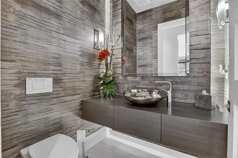 6860 Queenferry Circle Boca Raton FL 33496