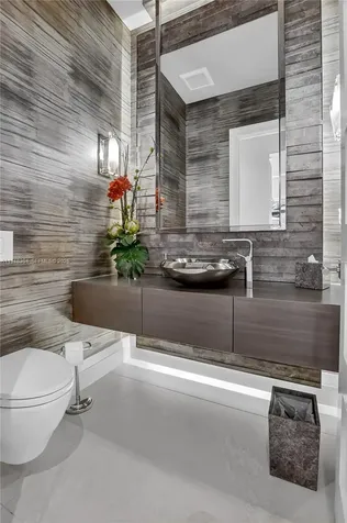 6860 Queenferry Circle Boca Raton FL 33496