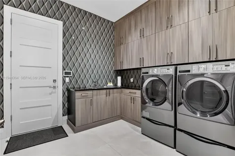 6860 Queenferry Circle Boca Raton FL 33496