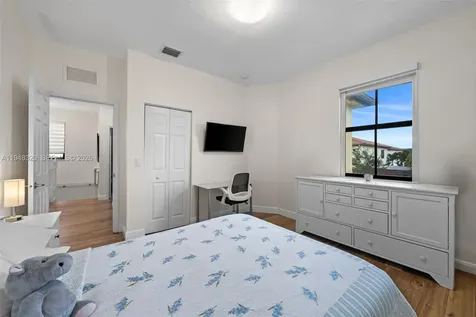 8658 NW 99th Path Doral FL 33178
