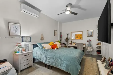 8658 NW 99th Path Doral FL 33178
