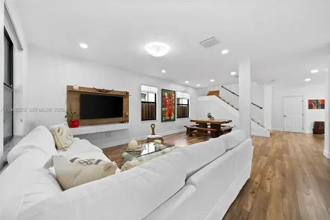 8658 NW 99th Path Doral FL 33178