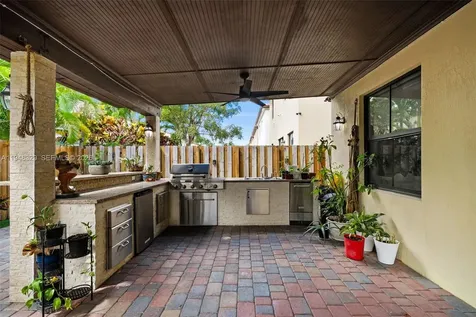 8658 NW 99th Path Doral FL 33178