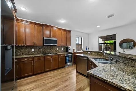 8658 NW 99th Path Doral FL 33178