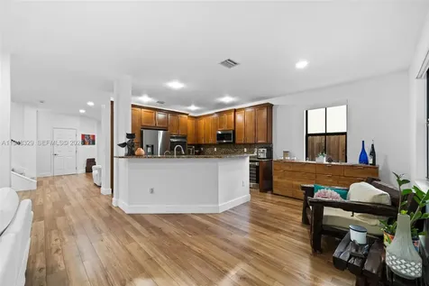 8658 NW 99th Path Doral FL 33178