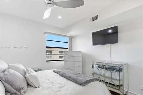 126 Piedmont C Delray Beach FL 33484