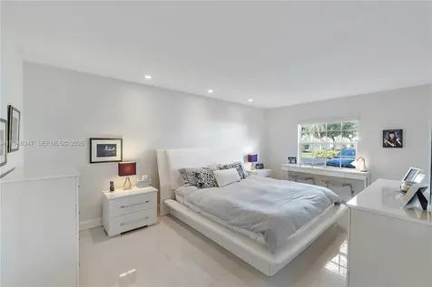6261 Bay Club Drive Fort Lauderdale FL 33308