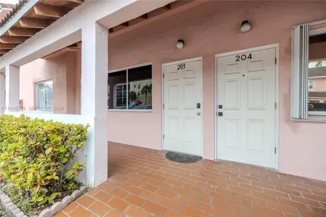 8013 Lake Drive Doral FL 33166