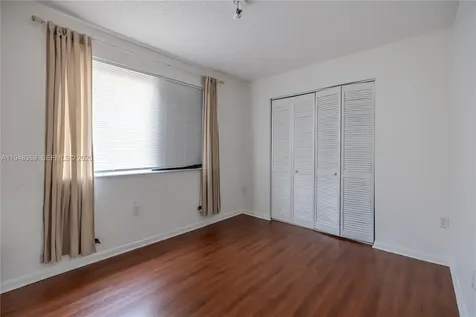 8013 Lake Drive Doral FL 33166