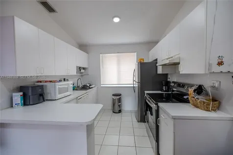 8013 Lake Drive Doral FL 33166