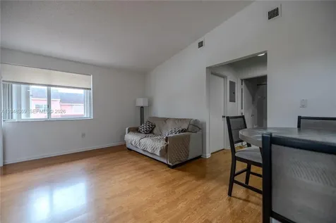 8013 Lake Drive Doral FL 33166