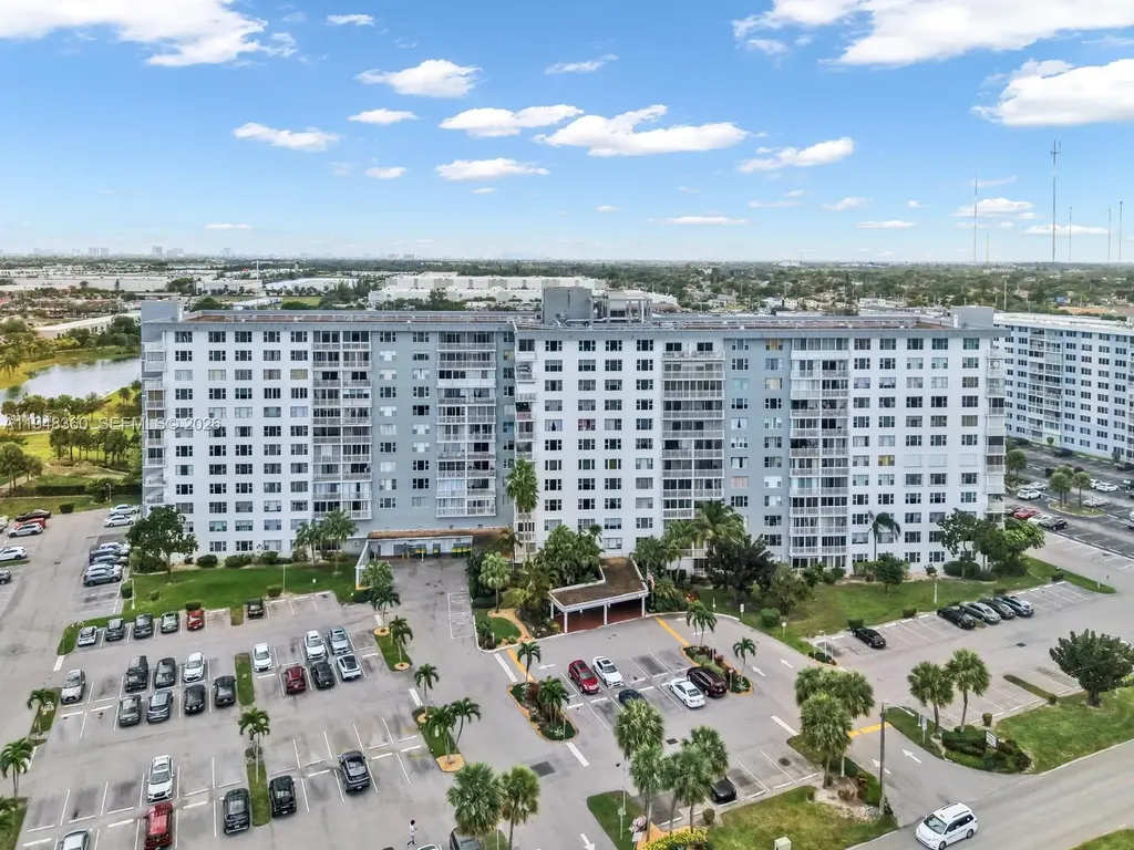 3800 Hillcrest Drive Hollywood FL 33021