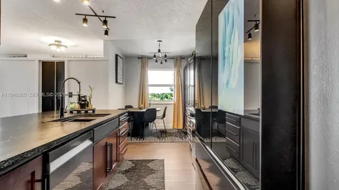 3800 Hillcrest Drive Hollywood FL 33021