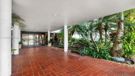 3800 Hillcrest Drive Hollywood FL 33021