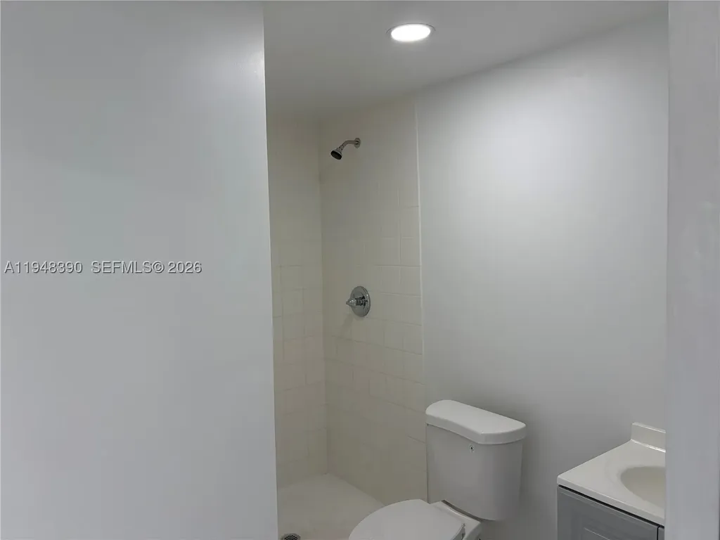 330 N 69th Way Hollywood FL 33024