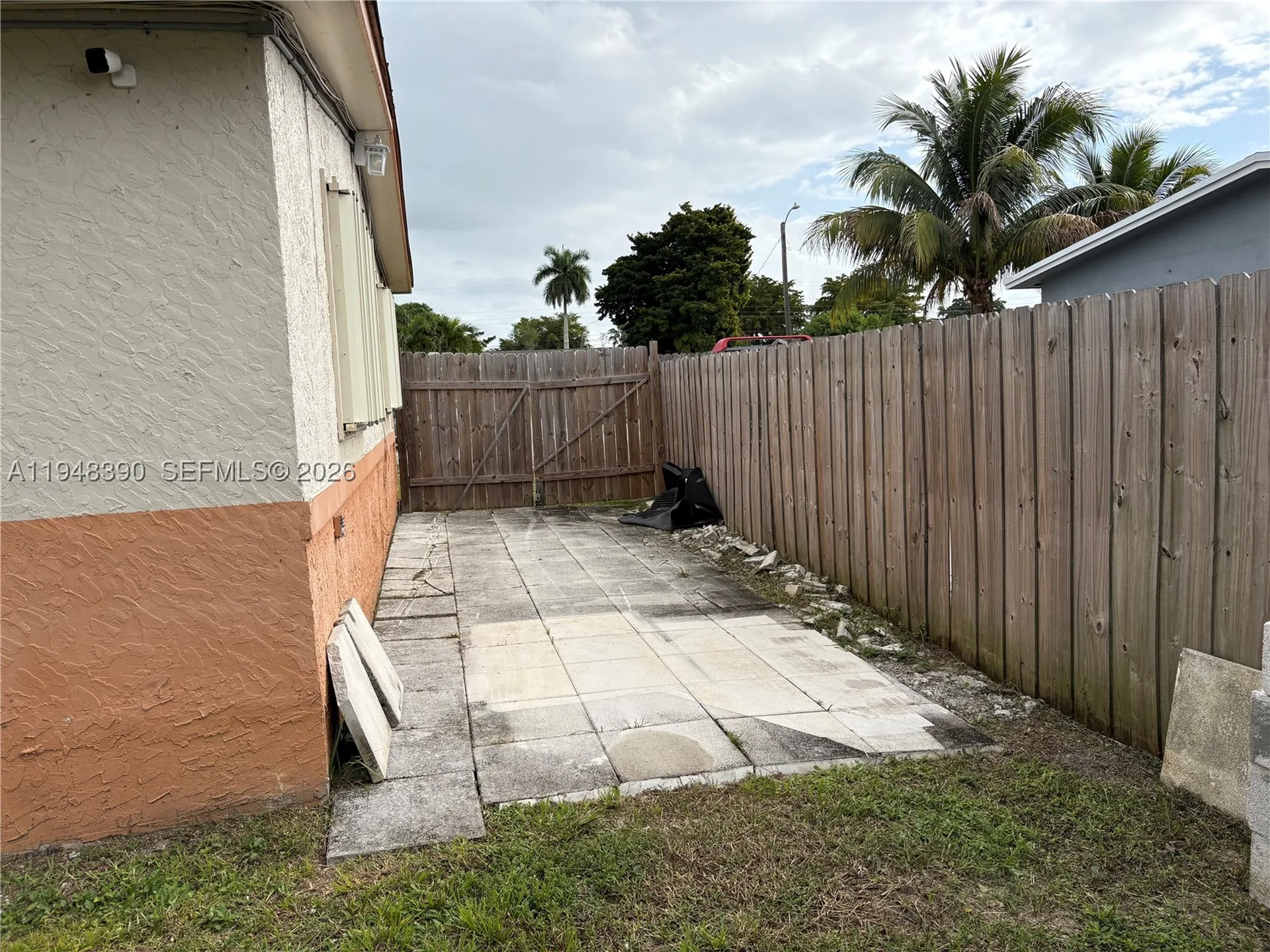 330 N 69th Way Hollywood FL 33024