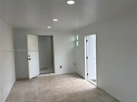 330 N 69th Way Hollywood FL 33024