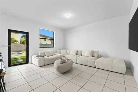 12927 SW 229th Terrace Miami FL 33170