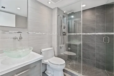 400 S Pointe Drive Miami Beach FL 33139