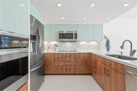 400 S Pointe Drive Miami Beach FL 33139
