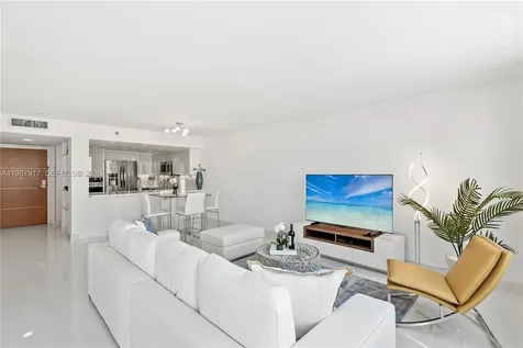400 S Pointe Drive Miami Beach FL 33139