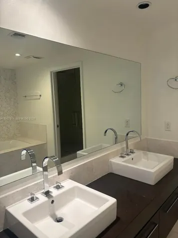 17121 Collins Avenue Sunny Isles Beach FL 33160