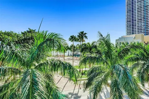 Miami FL 33132