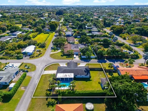 12805 SW 193rd Terrace Miami FL 33177