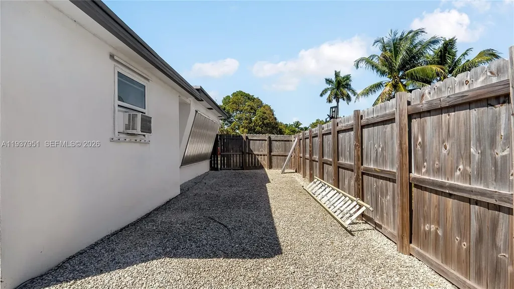 3120 SW 17th Street Fort Lauderdale FL 33312